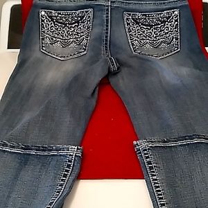 Wallflower jeans bootcut size 3. Worn only two times.